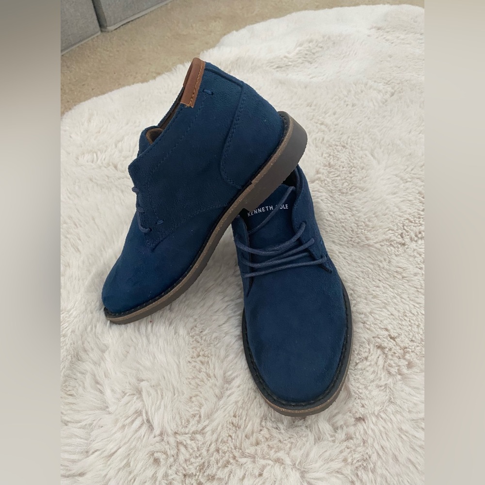 Shoes - Picture 2 of 4